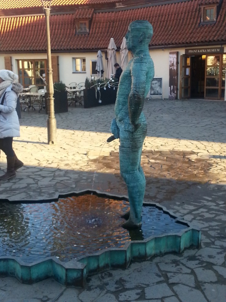 peeingstatue